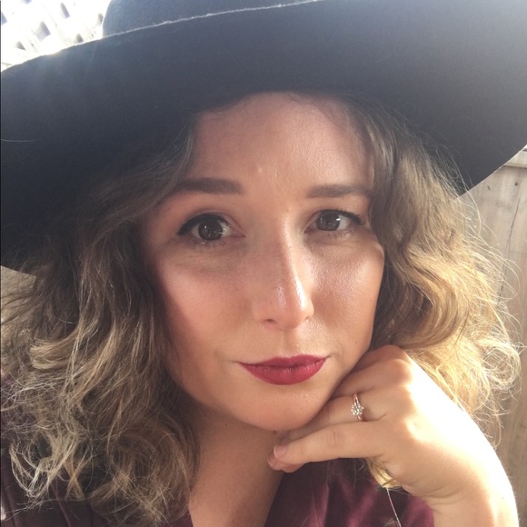 Meet your Posher, Casey - Picture 1 of 1